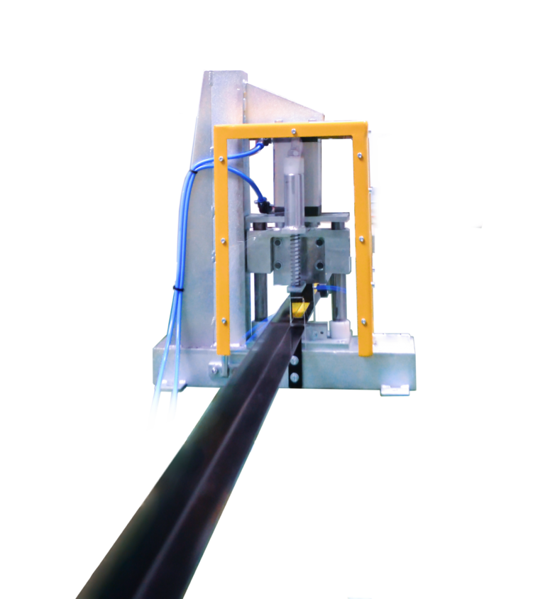 Pneumatic guillotine for cutting fabrics for pleated blinds RolPas